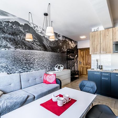Aparthost Apartament Wyjatkowe Кошелско Екстериор снимка