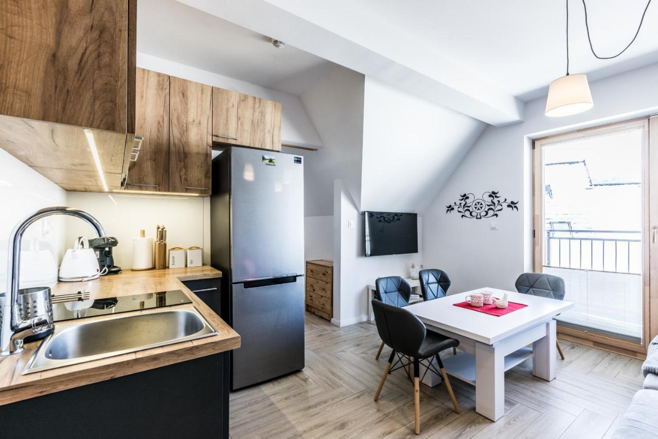 Aparthost Apartament Wyjatkowe Кошелско Екстериор снимка