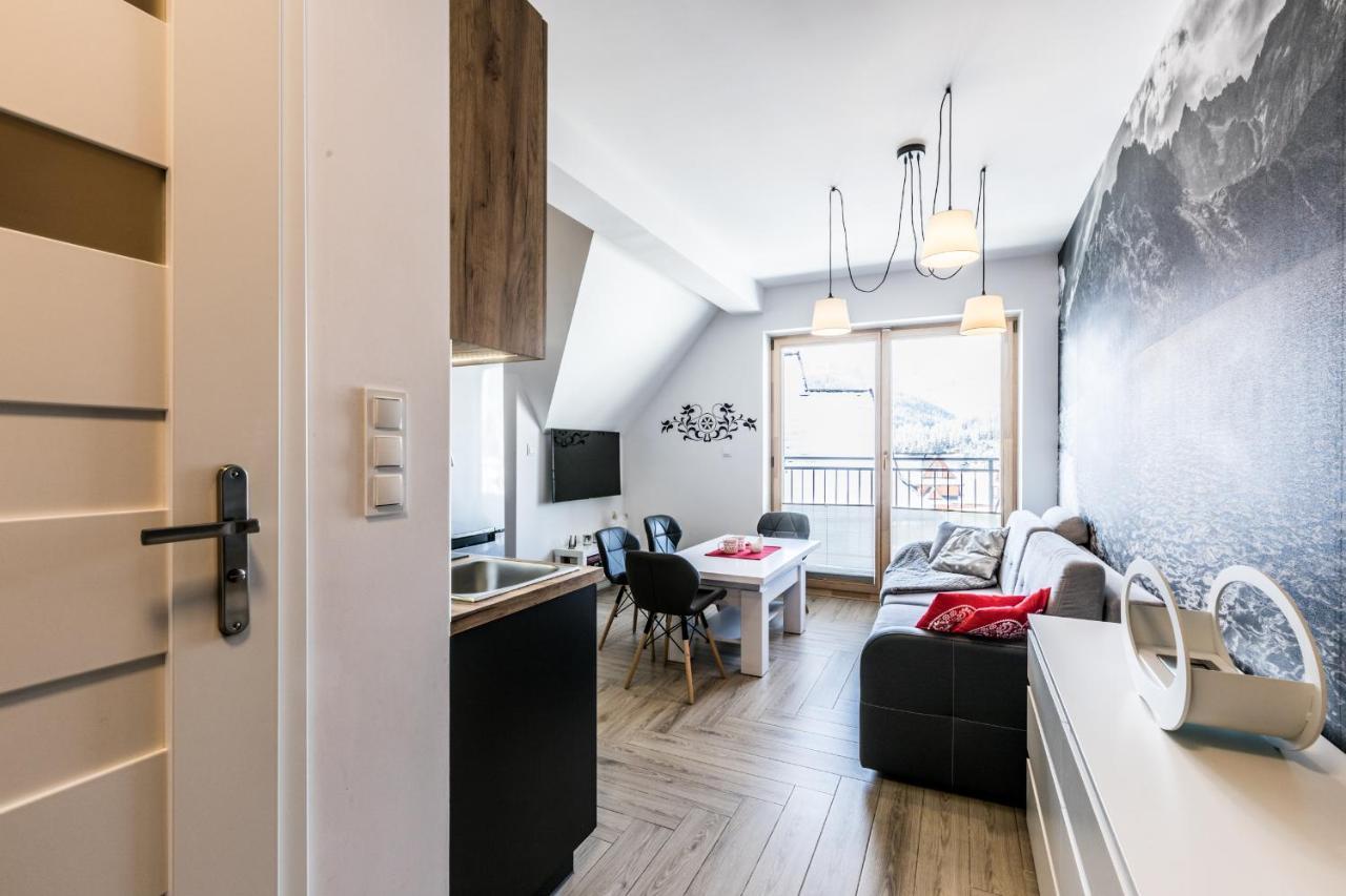 Aparthost Apartament Wyjatkowe Кошелско Екстериор снимка